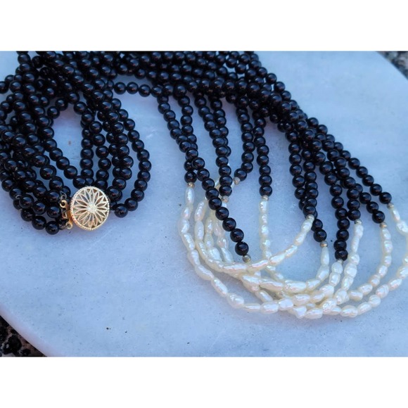Vintage multistrand baroque pearl black glass bead necklace with 14k gold clasp - Picture 6 of 7